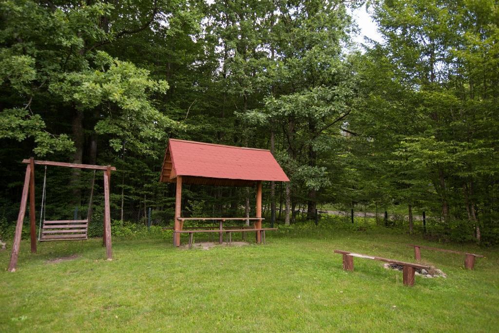 Pokoje Goscinne Na Skraju Puszczy Pogorzelce Exterior photo